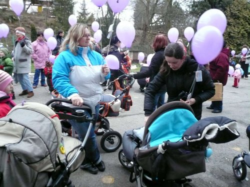 Vypouštění balónků s přáním Ježíškovi - 9.12.2010